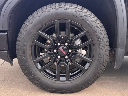Used 2023 GMC Sierra 1500 Elevation w/ Elevation Premium Package RWD image 9
