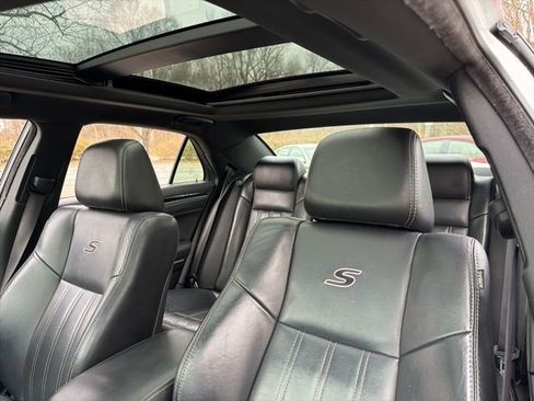 Used 2018 Chrysler 300 S w/ 300S Premium Group image 24