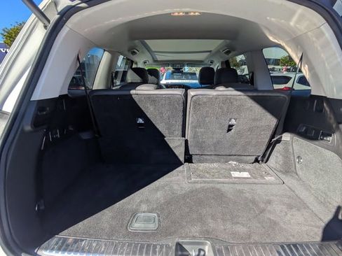 Used 2023 Mercedes-Benz GLS 450 4MATIC image 24