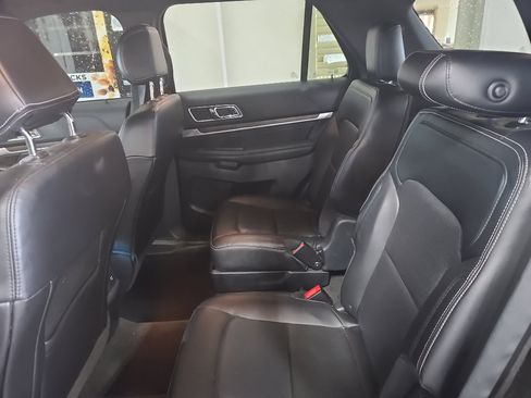 Used 2016 Ford Explorer Limited w/ Equipment Group 301A FWD image 11