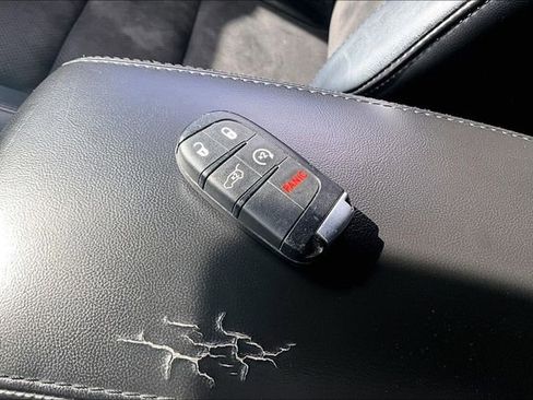 Used 2020 Jeep Grand Cherokee Altitude AWD/4WD image 34