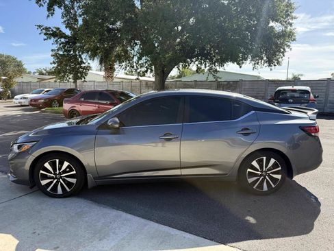 Certified 2022 Nissan Sentra SV w/ SV Premium Package FWD image 4