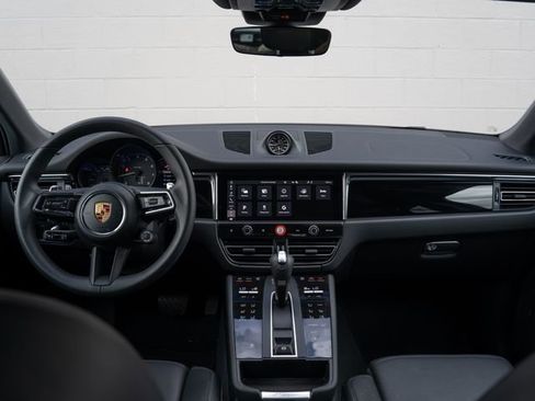 Certified 2026 Porsche Macan AWD/4WD image 21