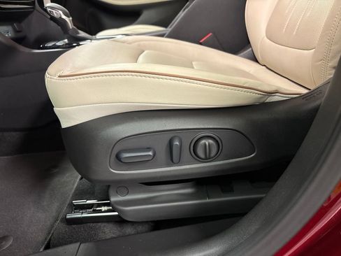 Used 2025 Buick Encore GX Avenir w/ Avenir Technology Package image 24