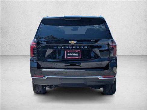 Used 2026 Chevrolet Suburban LS RWD image 8