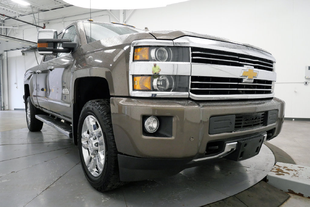 Used 2015 Chevrolet Silverado 2500 High Country w/ High Country Premium Package AWD/4WD image 39