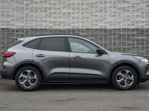 Used 2025 Ford Escape ST-Line image 4