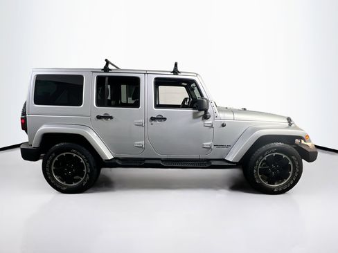 Used 2012 Jeep Wrangler Altitude image 4