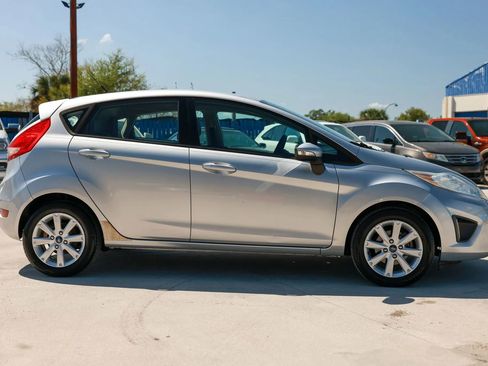 Used 2013 Ford Fiesta SE image 8