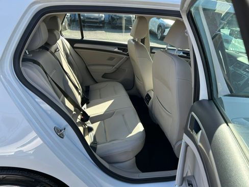 Used 2015 Volkswagen e-Golf SEL Premium image 45