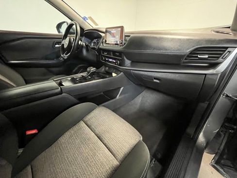 Used 2023 Nissan Rogue SV FWD image 10