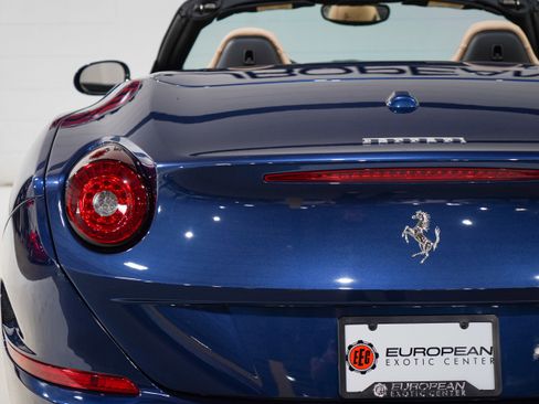 Used 2016 Ferrari California T RWD image 35