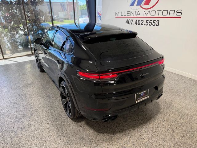 Used 2023 Porsche Cayenne Platinum Edition AWD/4WD image 3