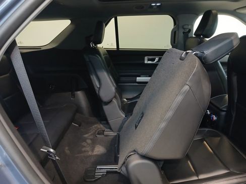 Used 2021 Ford Explorer XLT w/ Equipment Group 202A image 44