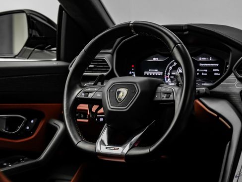 Used 2022 Lamborghini Urus image 59