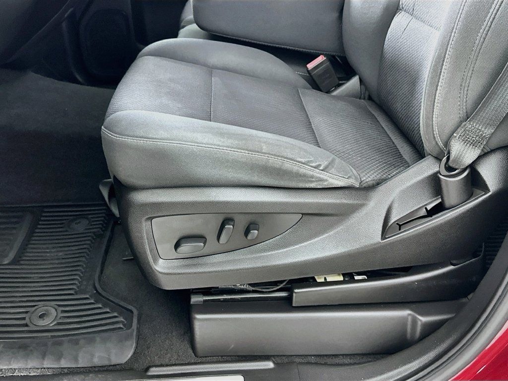 Used 2018 Chevrolet Silverado 1500 LT w/ All Star Edition AWD/4WD image 18