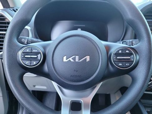 Used 2023 Kia Soul LX w/ LX Technology Package FWD image 18