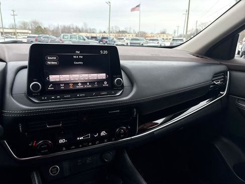 Used 2023 Nissan Rogue SL image 22