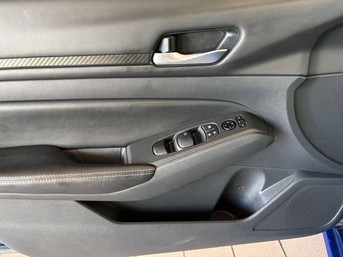 Used 2025 Nissan Altima 2.5 SV FWD image 15