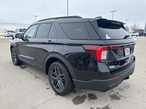 Used 2025 Ford Explorer ST-Line w/ ST-Line Street Pack AWD/4WD image 24