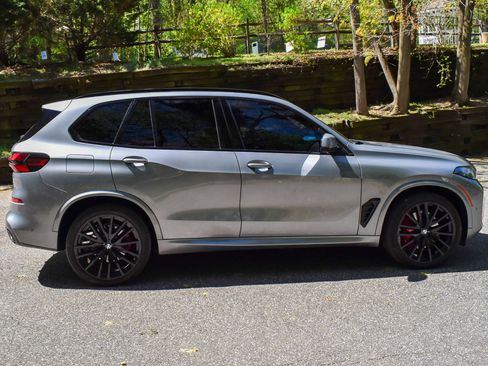 Used 2024 BMW X5 sDrive40i w/ M Sport Package RWD image 9