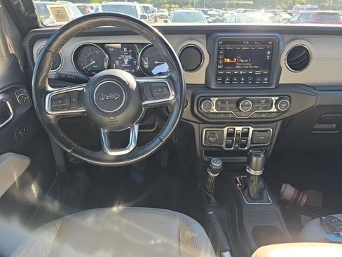 Used 2022 Jeep Wrangler Unlimited Sahara AWD/4WD image 14