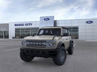 New 2025 Ford Bronco Badlands w/ Sasquatch Package video 2
