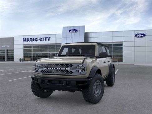 New 2025 Ford Bronco Badlands w/ Sasquatch Package image 2