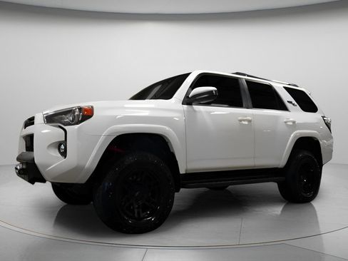 Used 2021 Toyota 4Runner TRD Off-Road AWD/4WD image 2