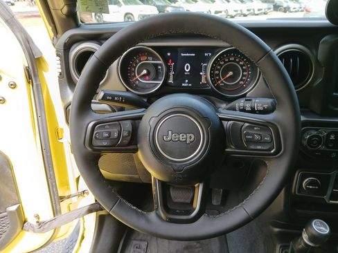 Used 2023 Jeep Wrangler Unlimited Sport AWD/4WD image 17