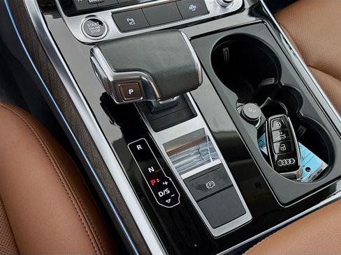 Used 2022 Audi Q8 Premium Plus image 20