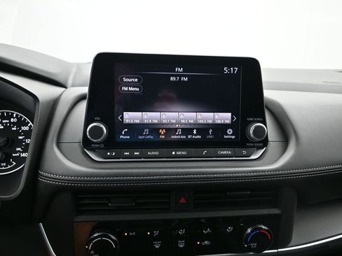 Used 2024 Nissan Rogue S FWD image 15