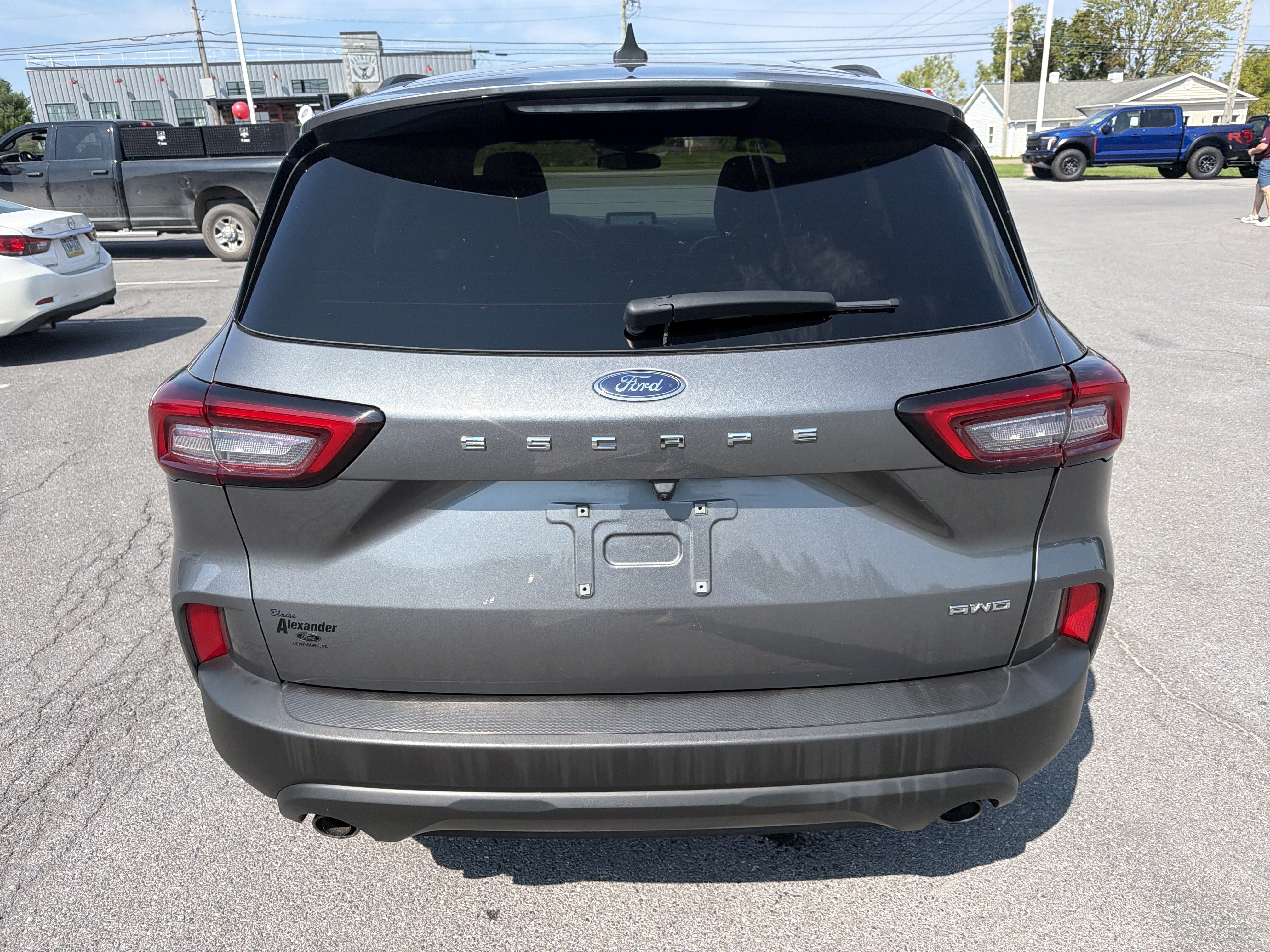Certified 2025 Ford Escape ST-Line Select AWD/4WD image 4