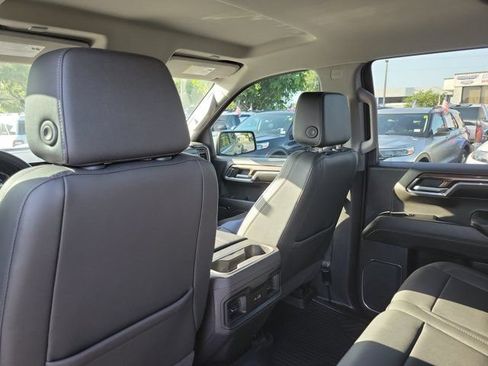 Used 2024 Chevrolet Silverado 1500 LT Trail Boss w/ Convenience Package II AWD/4WD image 12