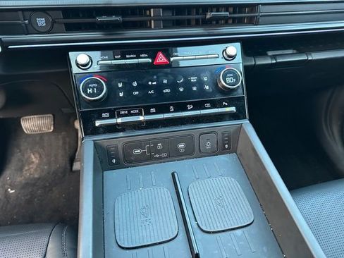 Used 2025 Hyundai Santa Fe Calligraphy w/ Tow & Go Package image 29