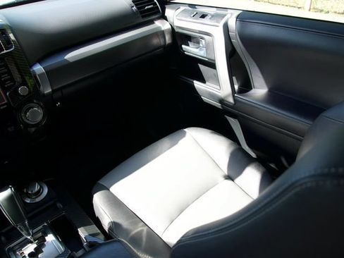 Used 2022 Toyota 4Runner SR5 Premium w/ Moonroof Package AWD/4WD image 16