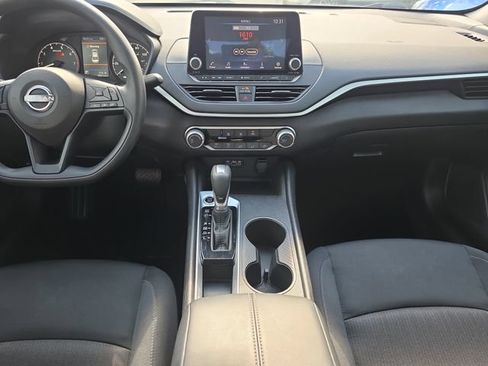 Certified 2025 Nissan Altima 2.5 S FWD image 14