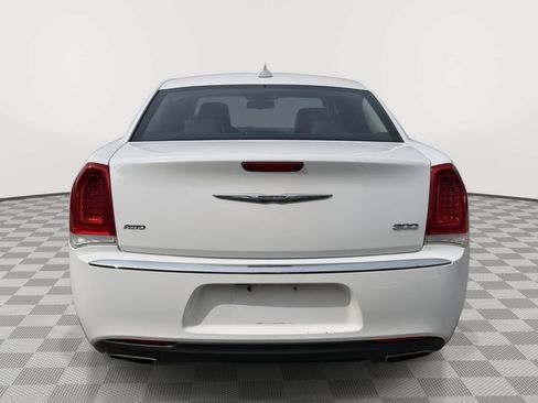 Used 2016 Chrysler 300 Limited w/ Driver Convenience Group AWD/4WD image 3
