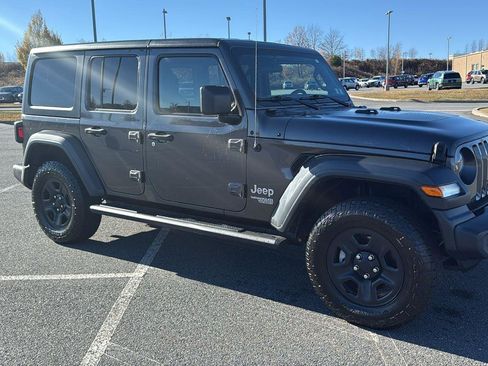 Used 2019 Jeep Wrangler Unlimited Sport image 2