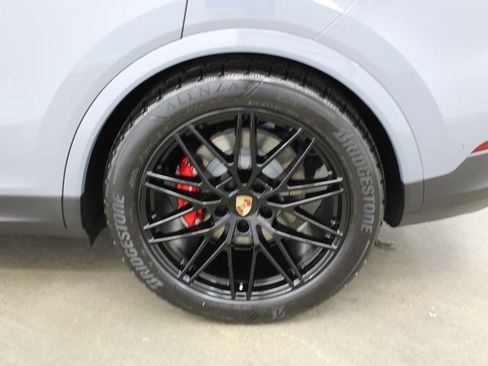 New 2025 Porsche Cayenne S image 14