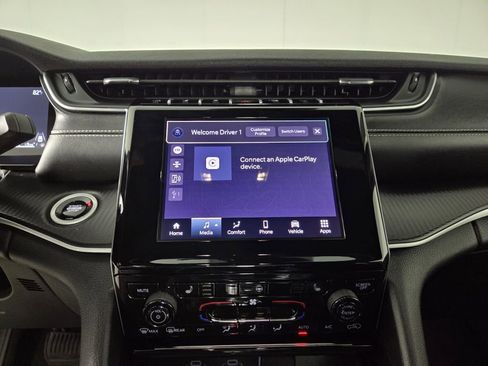 Certified 2025 Jeep Grand Cherokee Altitude image 18