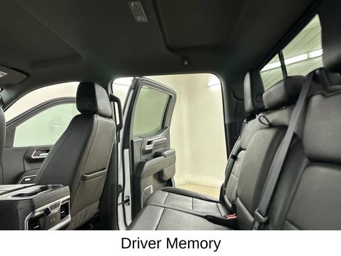 Used 2022 GMC Sierra 1500 SLT w/ SLT Premium Plus Package AWD/4WD image 34