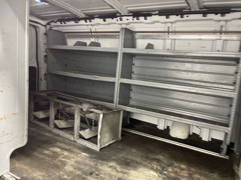 Used 2015 Chevrolet Express 2500 image 15