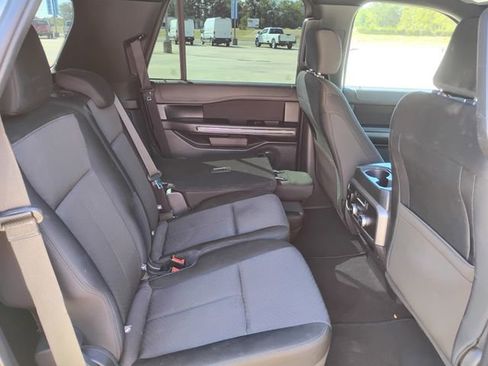 Used 2020 Ford Expedition XLT image 17