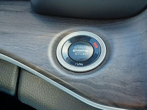 Used 2024 Jeep Grand Cherokee Limited w/ Luxury Tech Group II AWD/4WD image 18
