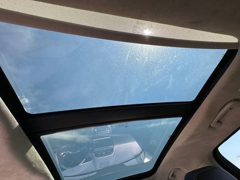 Used 2020 Jaguar F-PACE R-Sport image 18