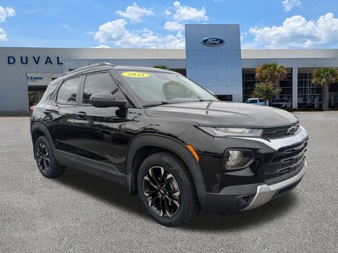 Used 2021 Chevrolet TrailBlazer LT w/ Convenience Package image 2