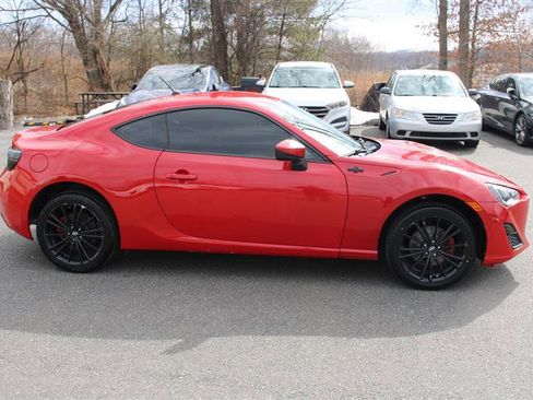 Used 2013 Scion FR-S image 9