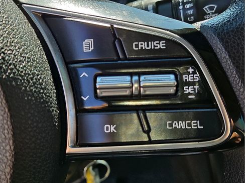 Used 2020 Kia Optima LX image 24