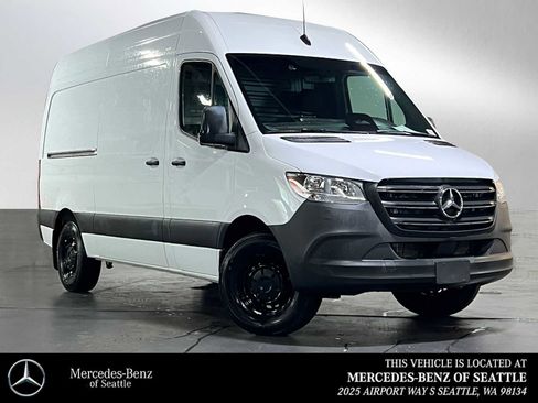 Used 2025 Mercedes-Benz Sprinter 2500 image 1